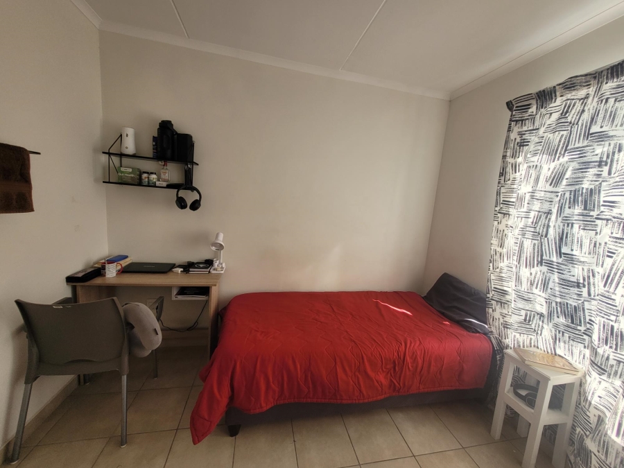2 Bedroom Property for Sale in Stellendale Western Cape